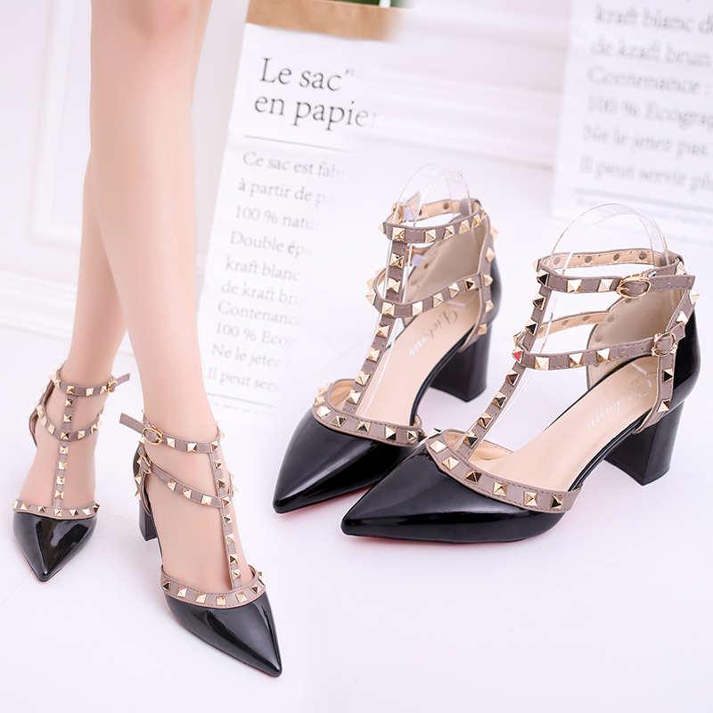 2022 Women's Shoes Summer Fashion Female Sandals Rivet Metal Decoration Pu Leather Style Women High Heels Zapatos De Mujer