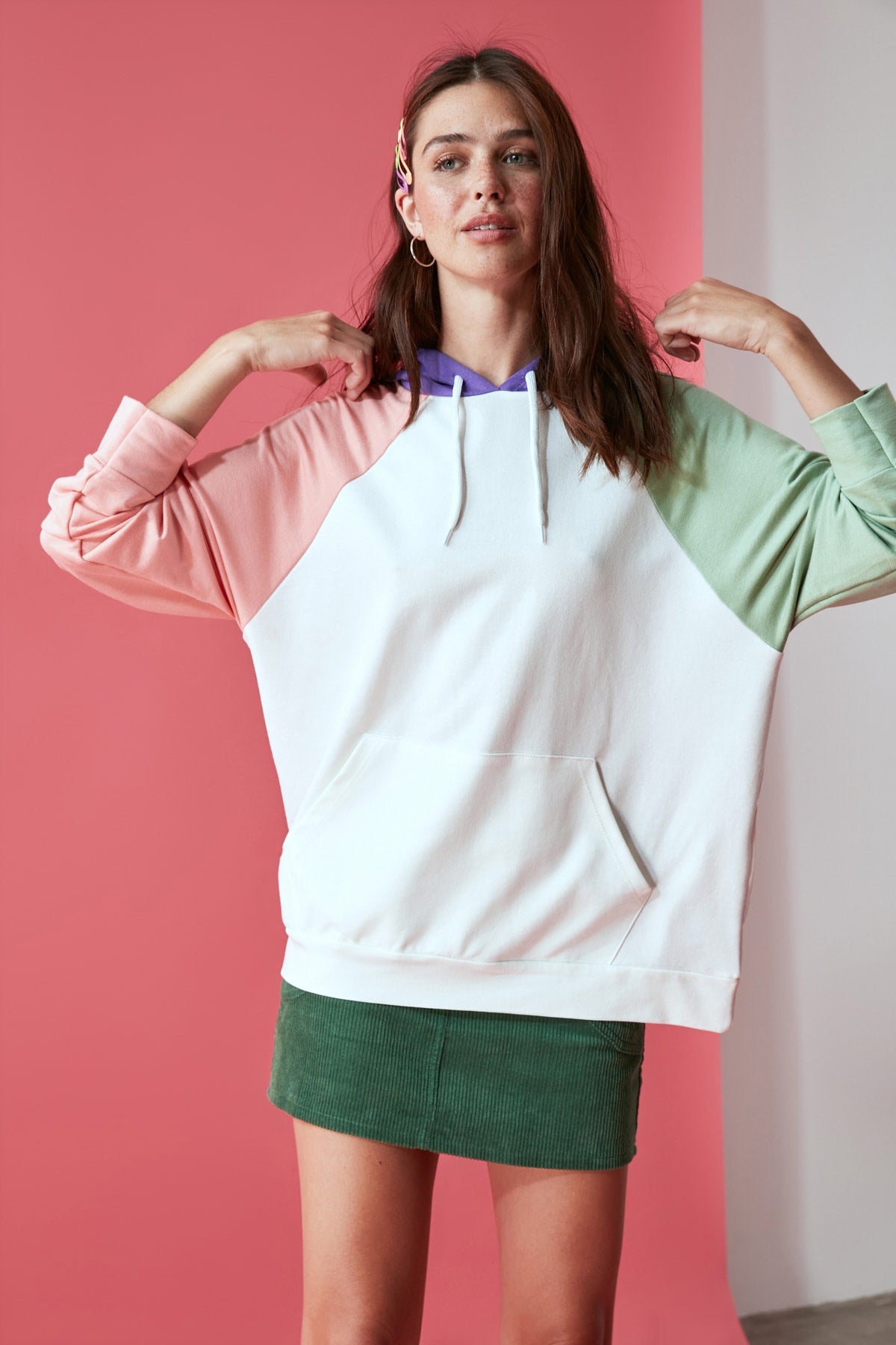 GirlKino Ecru Color Blocky Kangaroo Pockets Knitted Sweatshirt TWOAW21SW1506